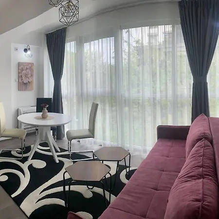 Cozy In At Perfect Location *